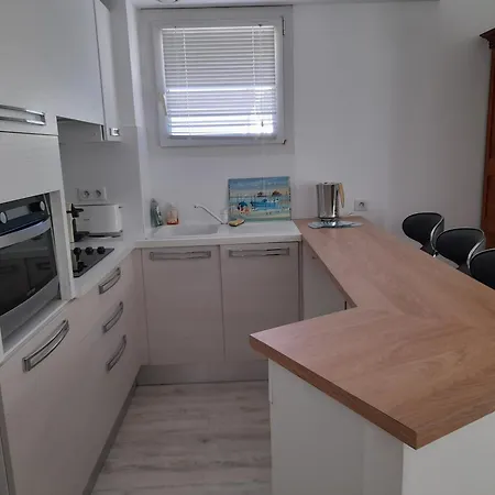 Daire T2 A - Proche Du Casino, Centre-ville, D'eyrac, Parking Et Balcon - Fr-1-319-510